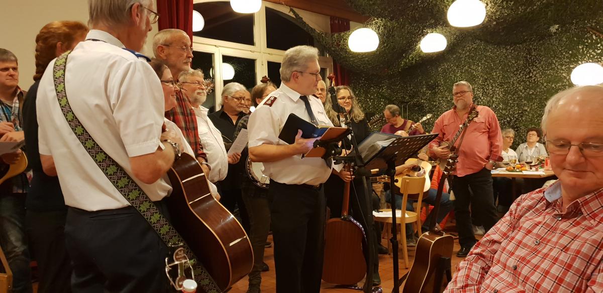 Die Heilsarmee Bülach jammte im American Folk Club Rocking Chair.