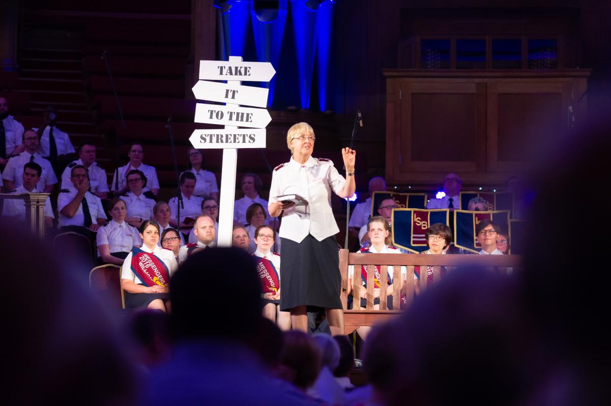 Die Botschaft der Christen sei "aufregend, wunderschön und erzählenswert", sagte Kommissärin Silvia Cox.